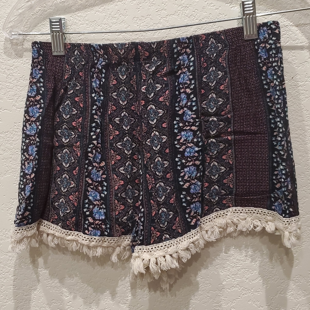 👛Moon Kiss Medium Shorts with Fringe